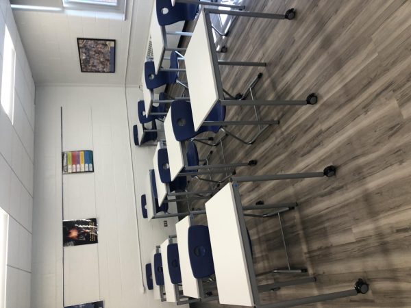 Hours in new desks spark student commentary